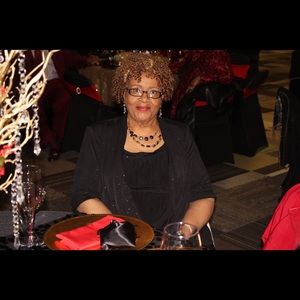 Meet your Posher, Peggie